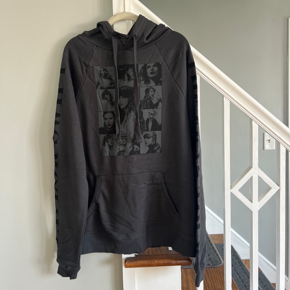 NEW Taylor Swift Eras Tour black/grey hoodie!